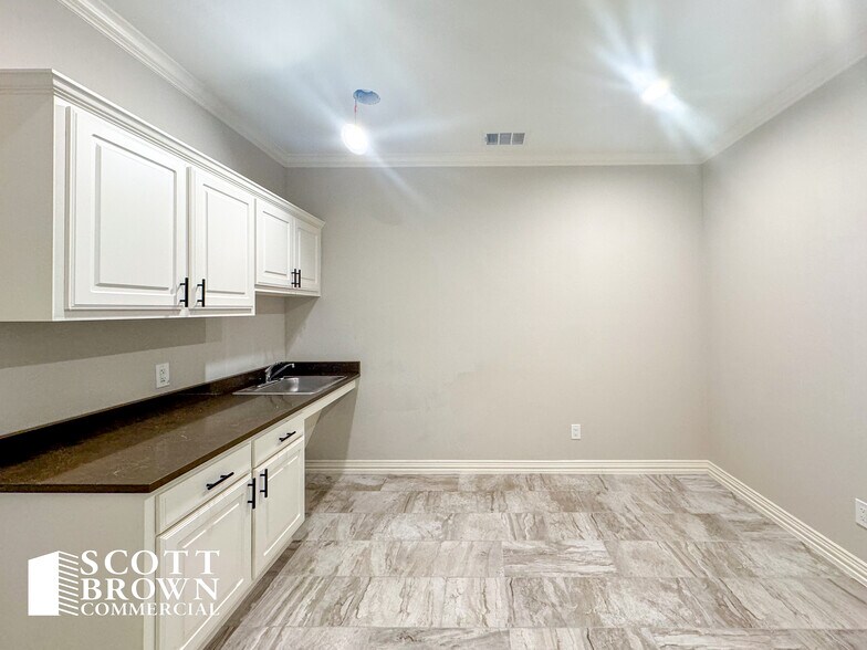 More Photos Of 870 Hebron Pky, Lewisville Medical For Lease