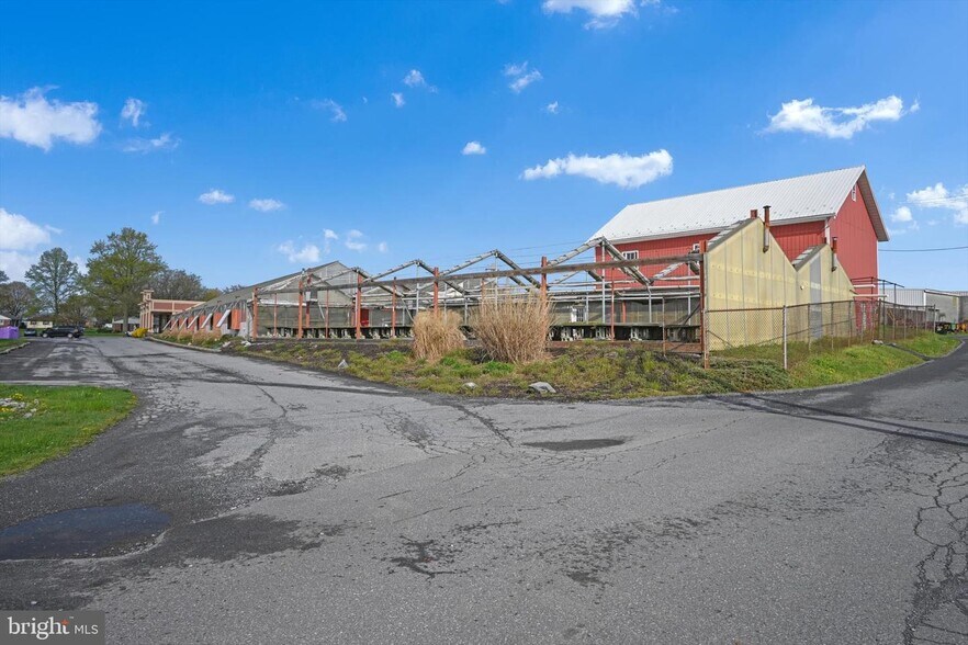 More Photos Of 501 W Washington Ave, Myerstown General Retail For Sale