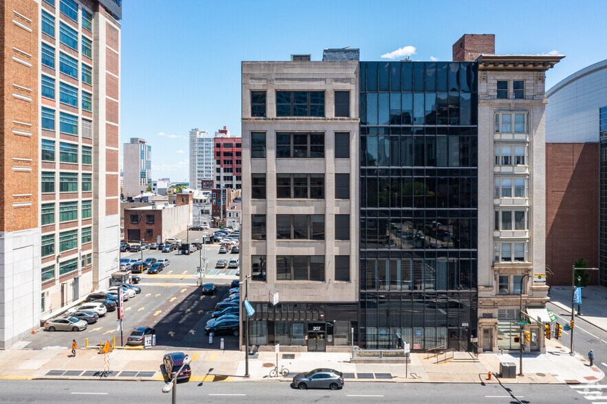More Photos Of 205 N Broad St, Philadelphia Medical For Lease