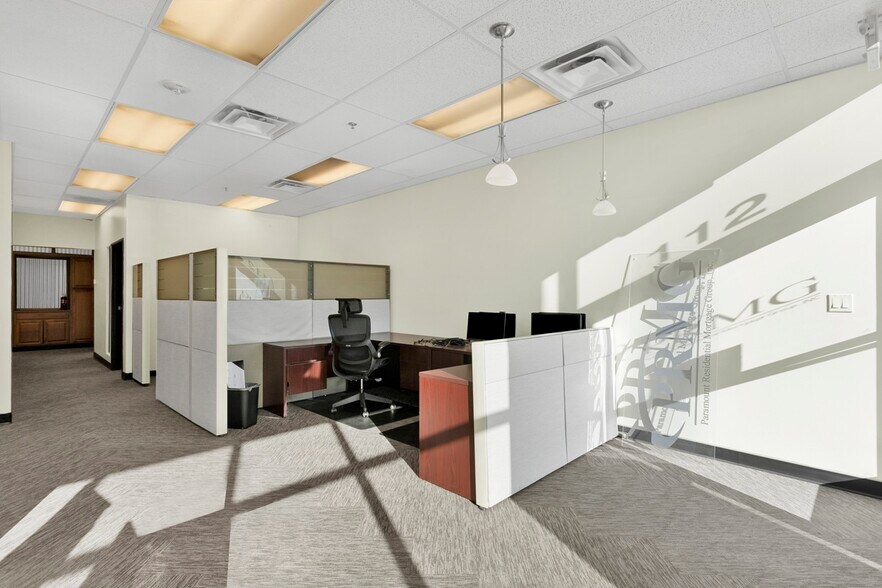 More Photos Of 12180 Ridgecrest Rd, Victorville Showroom For Lease