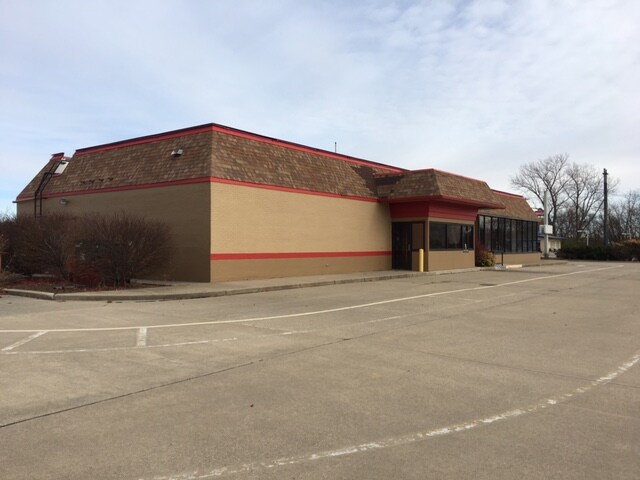 More Photos Of 6001 S 6th St Frontage Rd, Springfield Fast Food For Lease
