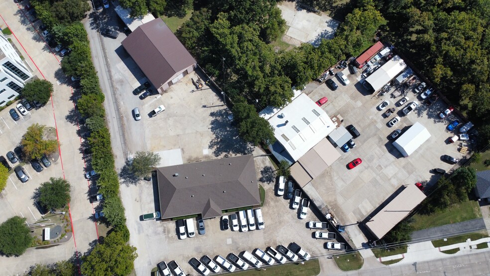 More Photos Of 6812 Avenue K, Plano Flex For Lease