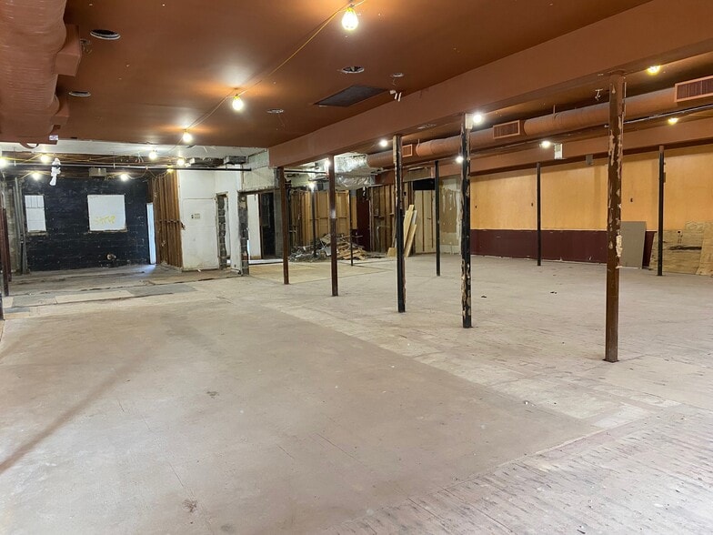 More Photos Of 2-28 Jericho Tpke, Jericho Unknown For Lease