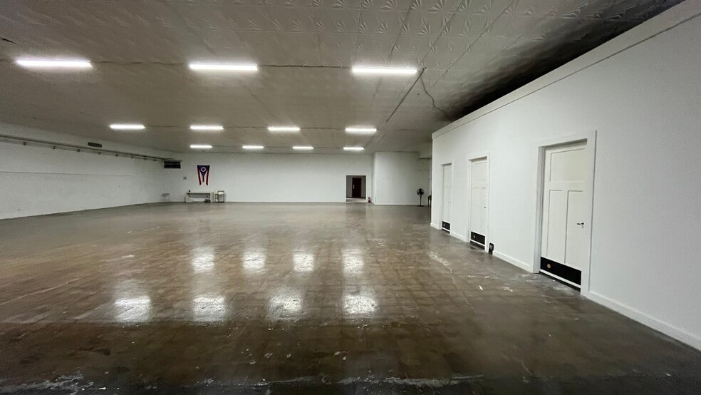 More Photos Of 1752-1776 S High St, Columbus Freestanding For Sale