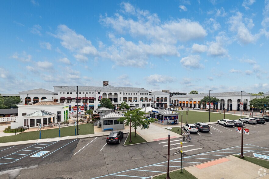 More Photos Of 8000 Cooper Ave, Glendale Unknown For Lease