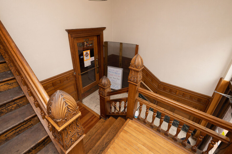 More Photos Of 100 S Washington St, Lake City Restaurant For Sale