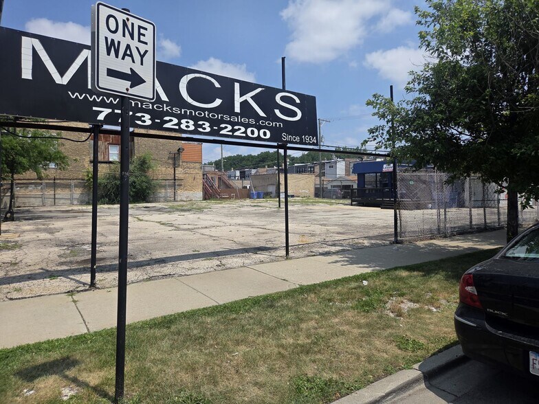 More Photos Of 2901 N Cicero Ave, Chicago General Retail For Lease