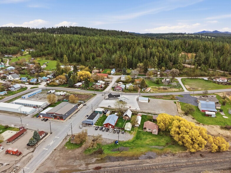 More Photos Of 3075 3rd Ave, Valley Specialty For Sale