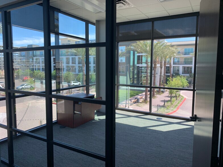 More Photos Of 17767 N Scottsdale Rd, Scottsdale General Retail For Lease