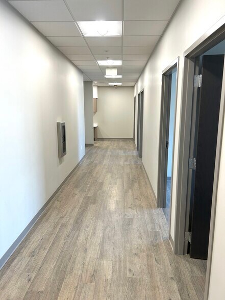 More Photos Of 38 W 13775 S, Draper Medical For Lease