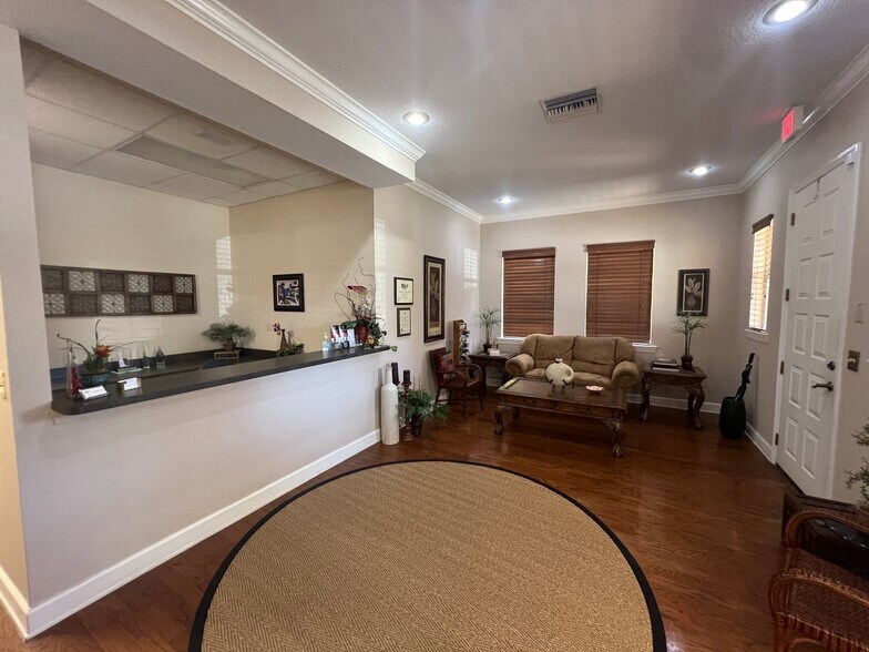 More Photos Of 114 S Fremont Ave, Tampa Office For Sale