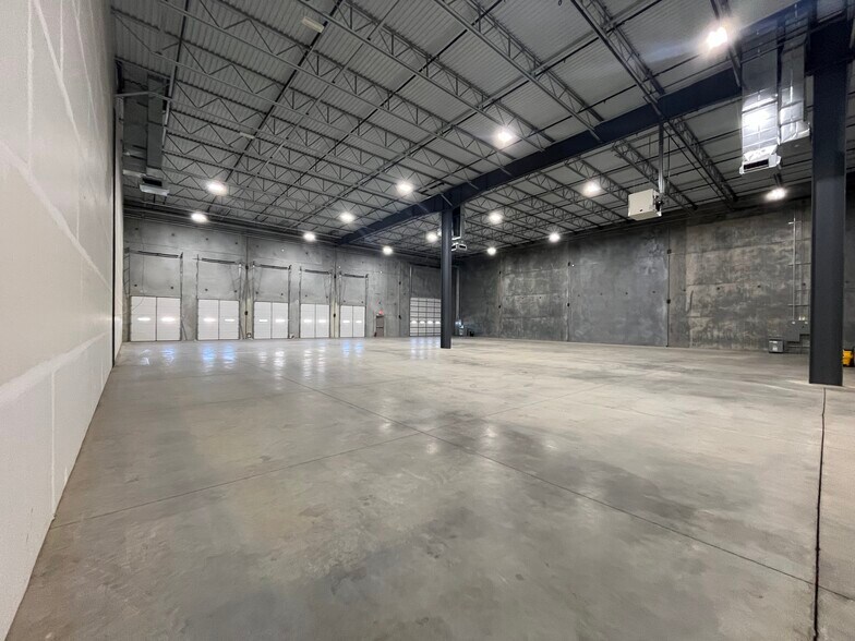 More Photos Of 4617 Sw 25th Cir, Oklahoma City Industrial For Lease