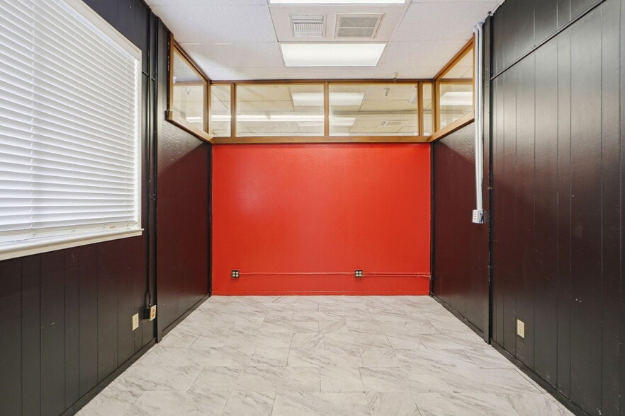 More Photos Of 1420 Healdsburg Ave, Healdsburg Flex For Sale