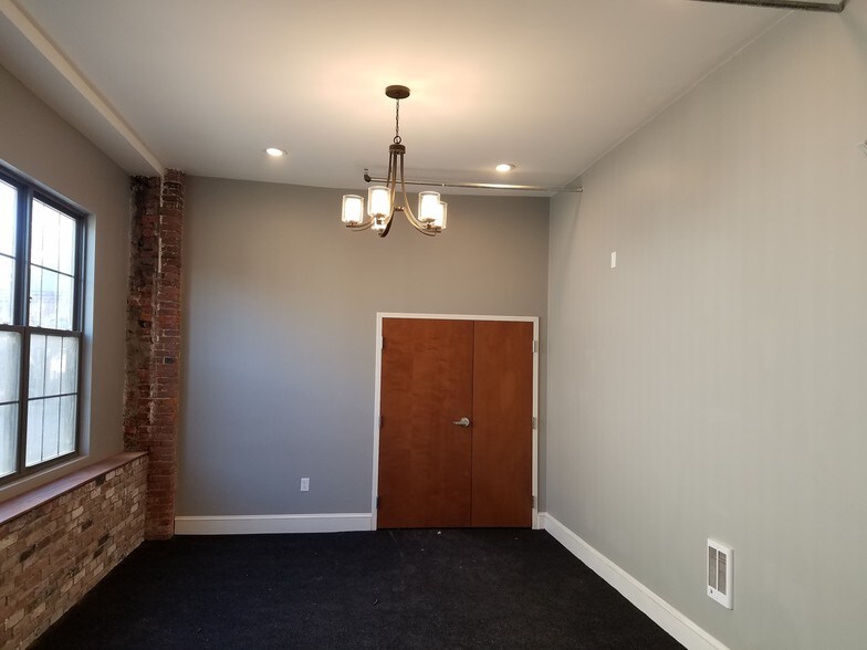 More Photos Of 12-16 Ericsson St, Boston Warehouse For Lease