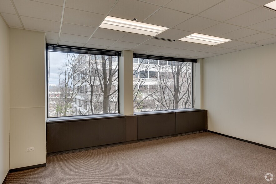 Photo of 3rd Floor Ste 2211/305