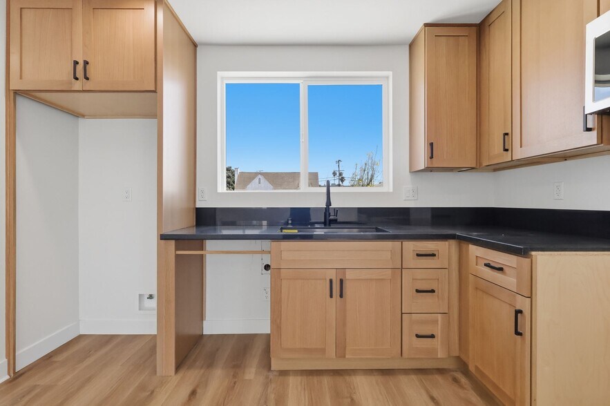 More Photos Of 1507 W 83rd St, Los Angeles Apartments For Sale