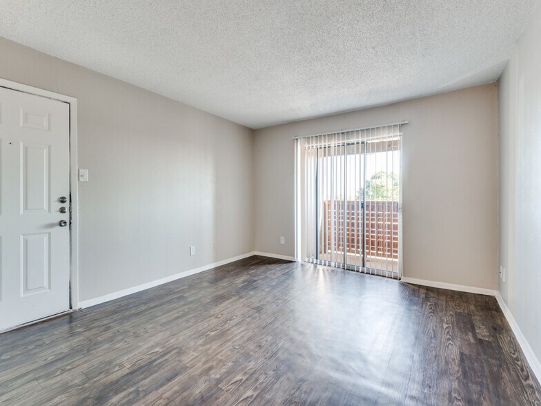 More Photos Of 7301 Sanger Ave, Waco Apartments For Sale