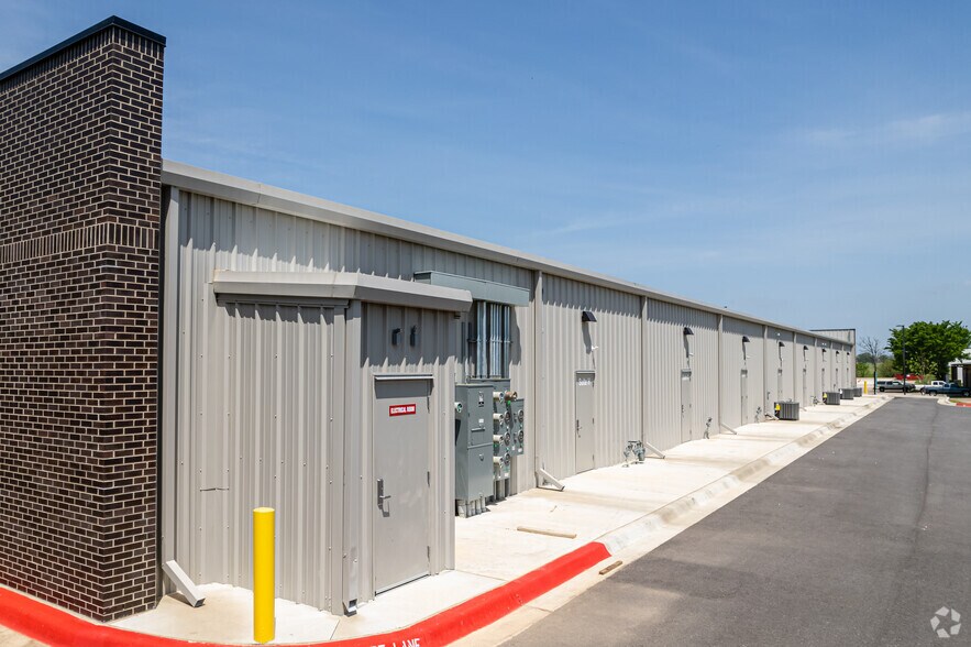 More Photos Of 1345 Henri De Tonti, Springdale Storefront For Lease