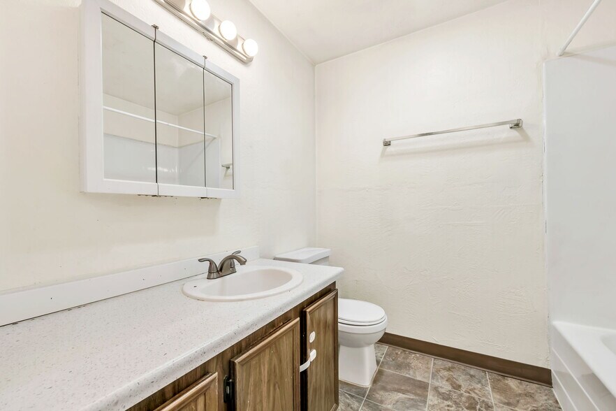 More Photos Of 3942 Ward Dr NE, Salem Apartments For Sale