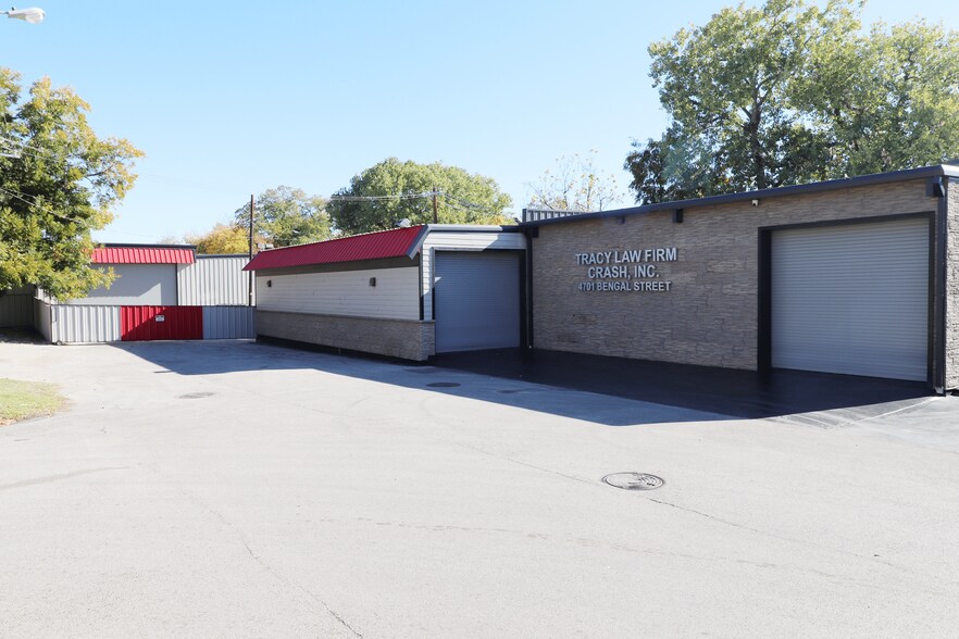 More Photos Of 4701 Bengal St, Dallas Business Park For Sale
