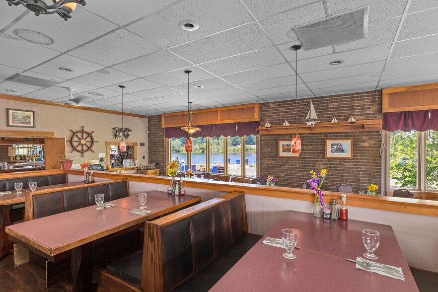 More Photos Of 24 S First St, Fulton Restaurant For Sale