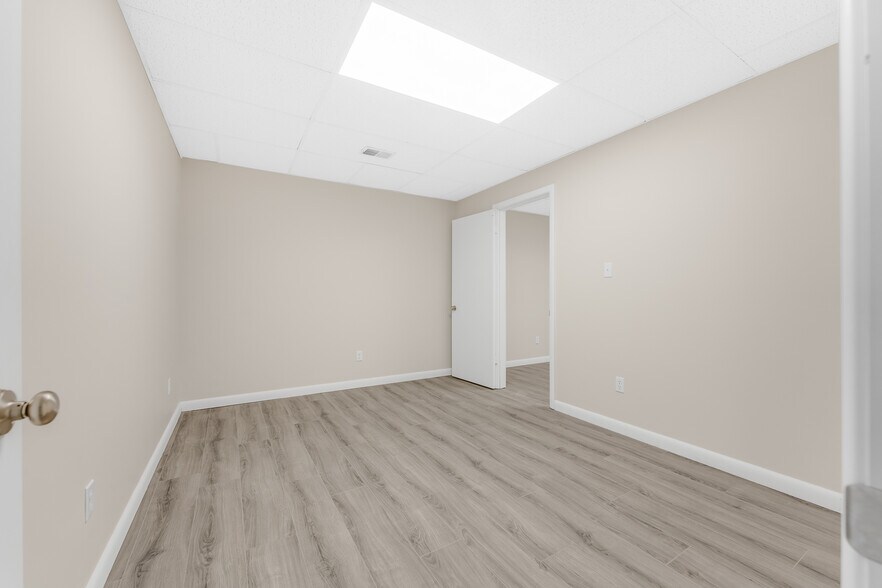 More Photos Of 1189 Pineview Dr, Morgantown Medical For Lease