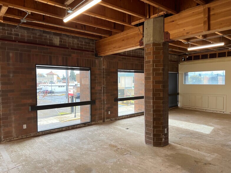 More Photos Of 300 Ellsworth St SW, Albany Bank For Lease