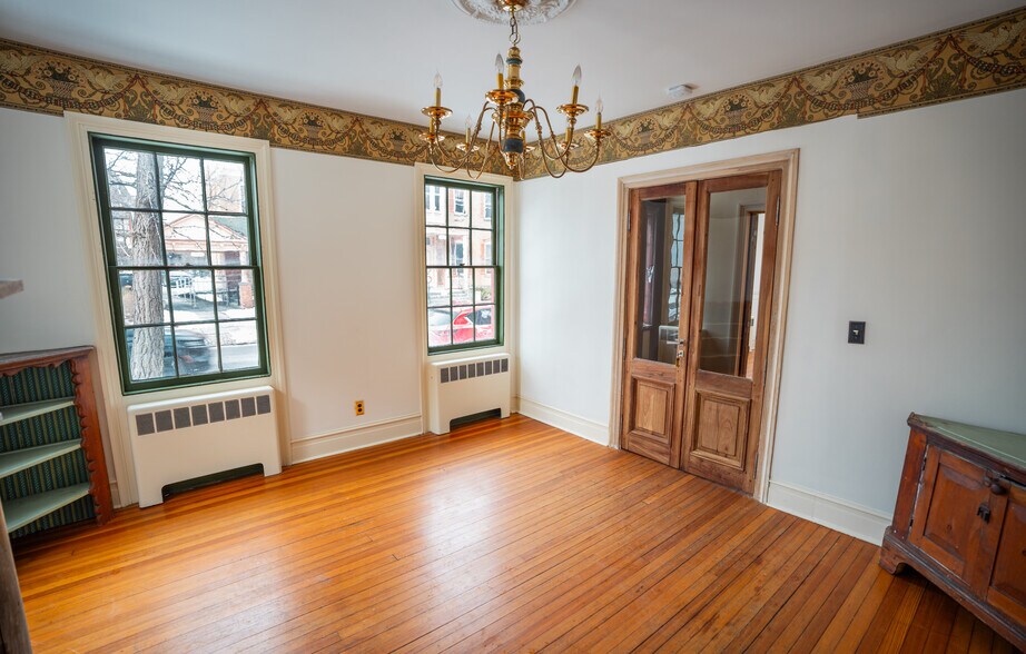 More Photos Of 8 Pearl St, Kingston Loft Creative Space For Sale