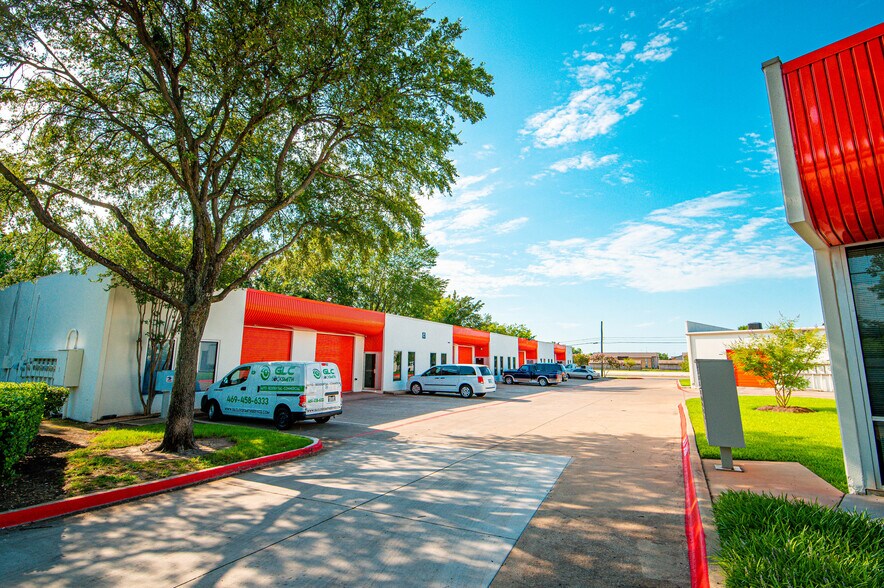 More Photos Of 4111 US Highway 80, Mesquite Flex For Sale