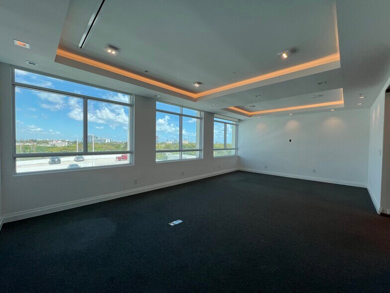 More Photos Of 1801-1837 NE 123rd St, North Miami Office For Sale