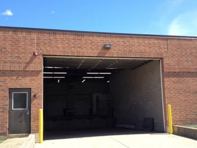 More Photos Of 578 Rock Rd, East Dundee Warehouse For Lease