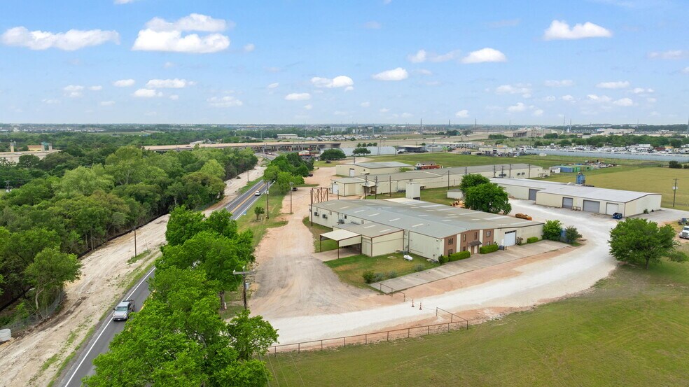 More Photos Of 9430 Ranch to Market Rd, Leander Light Distribution For Sale