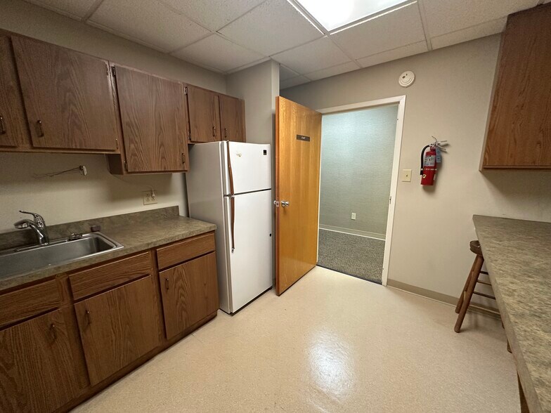 More Photos Of 200 Professional Park Dr SE, Blacksburg Medical For Lease