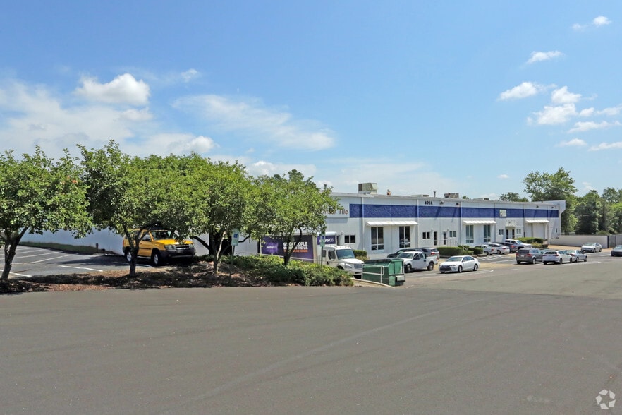 More Photos Of 409 Airport Blvd, Morrisville Warehouse For Lease
