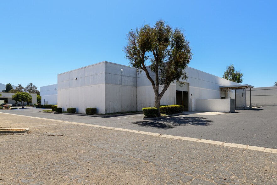 More Photos Of 709 Via Alondra, Camarillo Warehouse For Lease