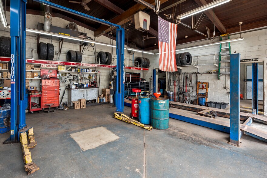 More Photos Of 602 S Jefferson St, Huntington Specialty For Sale