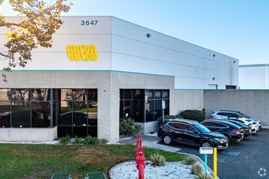 More Photos Of 3647 Shasta St, Chino Warehouse For Lease