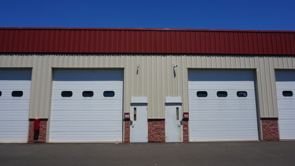 More Photos Of 200 Old County Cir, Windsor Locks Warehouse For Lease