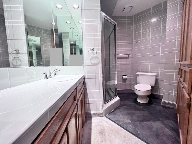 More Photos Of 1231 E Belt Line Rd, Richardson Medical For Lease