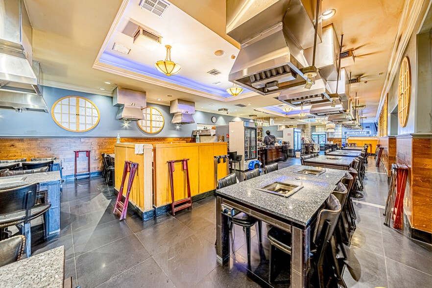 More Photos Of 3680 W 6th St, Los Angeles Restaurant For Sale