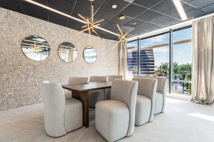 More Photos Of 2325 E Camelback Rd, Phoenix Office For Lease