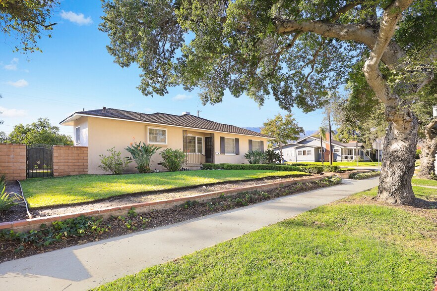 More Photos Of 1047 N San Gabriel Ave, Azusa Apartments For Sale