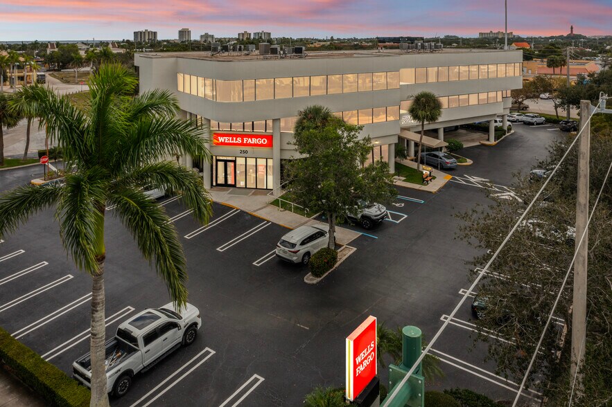 Primary Photo Of 250 Tequesta Dr, Tequesta Office For Sale