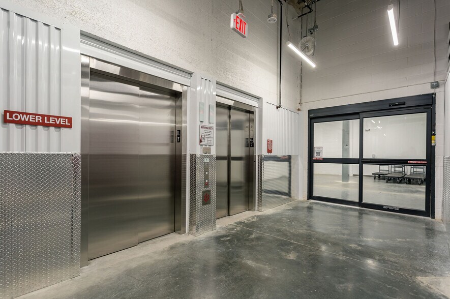 More Photos Of 1300-1338 E Gude Dr, Rockville Unknown For Lease