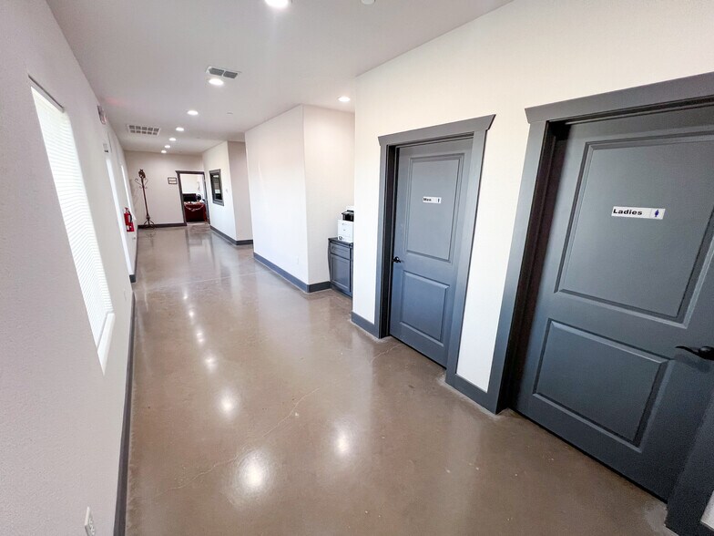 More Photos Of 2401 E County Road 155, Midland Service For Sale