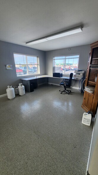 More Photos Of 1600 E Lincoln Rd, Idaho Falls Office For Lease