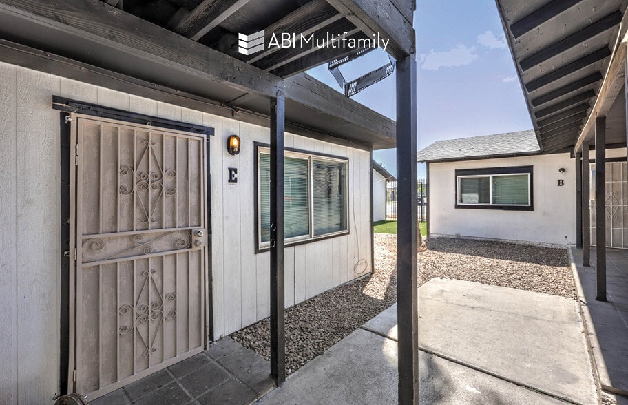 More Photos Of 2215 Stewart Ave, Las Vegas Apartments For Sale