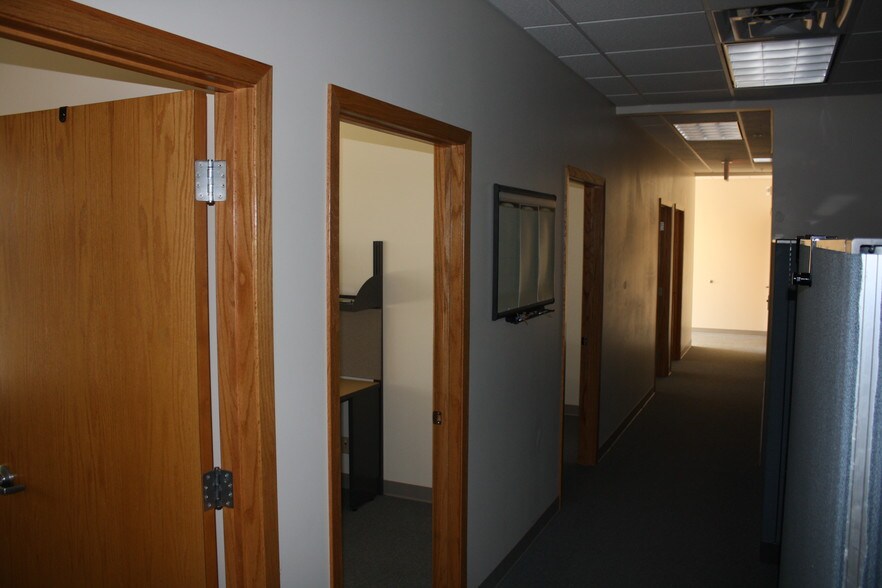 More Photos Of 1615 Golden Aspen Dr, Ames Office For Lease