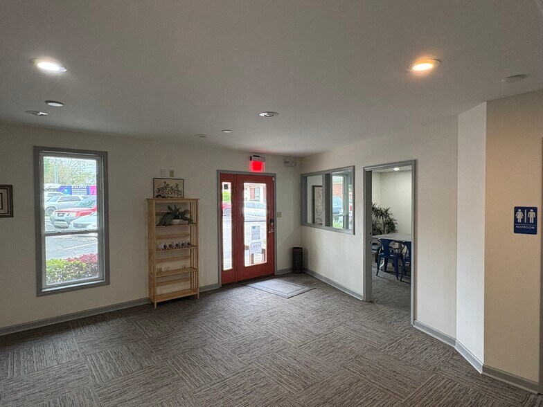 More Photos Of 2601 Capital Medical Blvd, Tallahassee Medical For Sale
