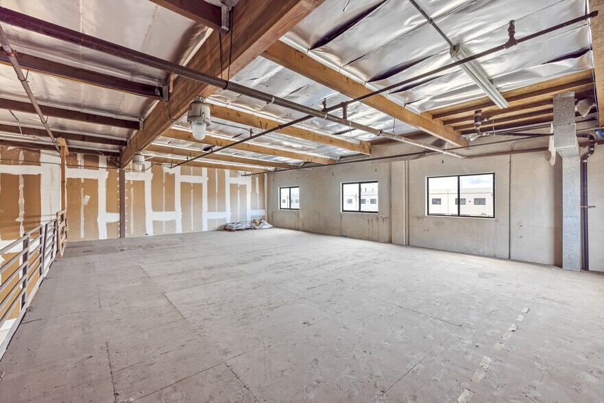 More Photos Of 91-280 Hanua St, Kapolei Warehouse For Lease